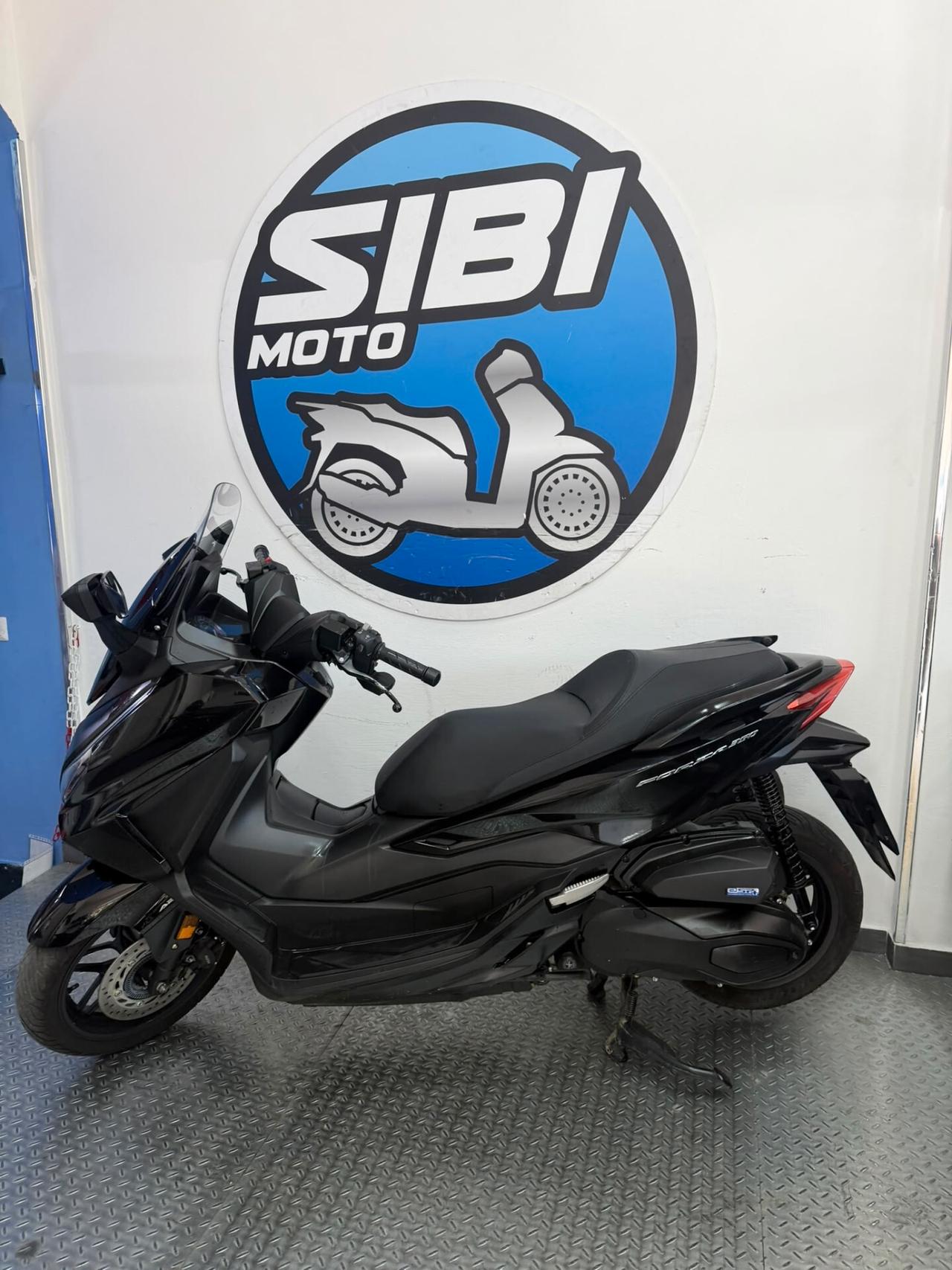 Honda Forza 350