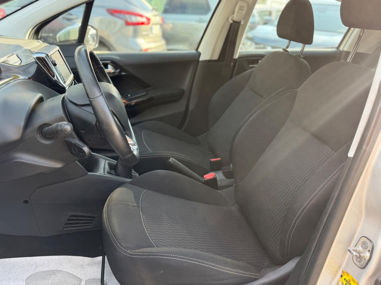 Peugeot 208 PureTech 82 5 porte Allure