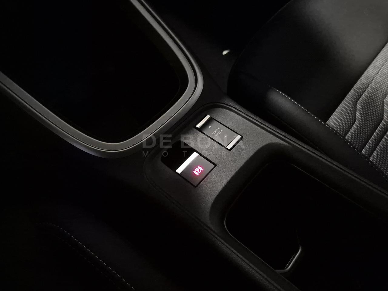 Jeep Avenger 1.2 turbo e-hybrid mhev upland 4xe 145cv edct6