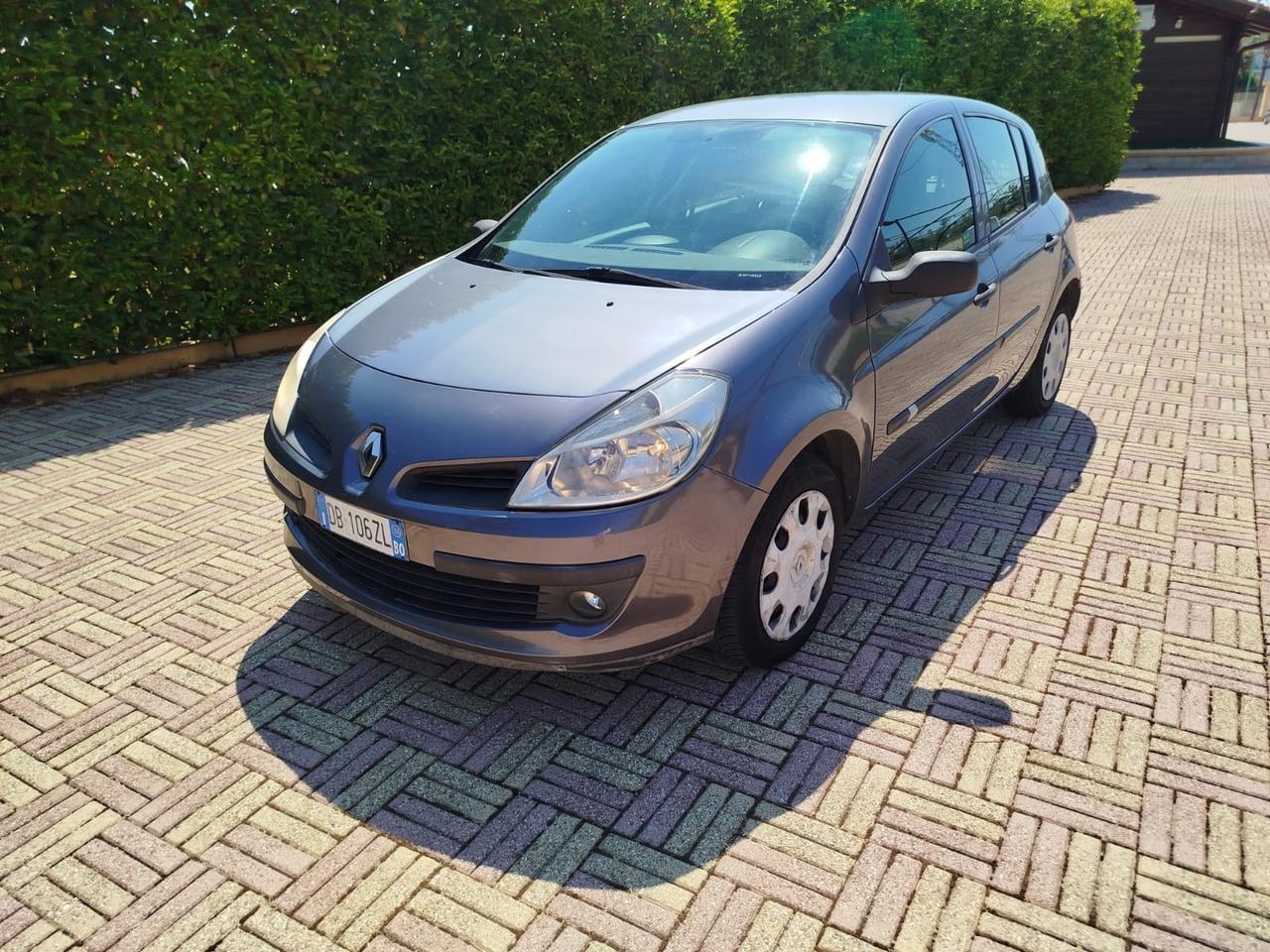 Renault Clio 1.2 16V 5 porte Dynamique