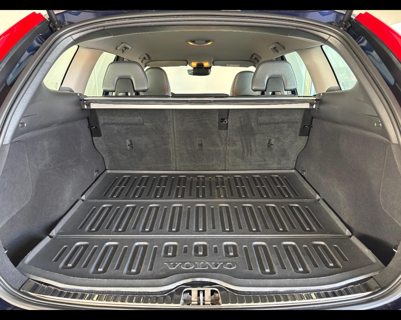 VOLVO XC60 D3 SUMMUM