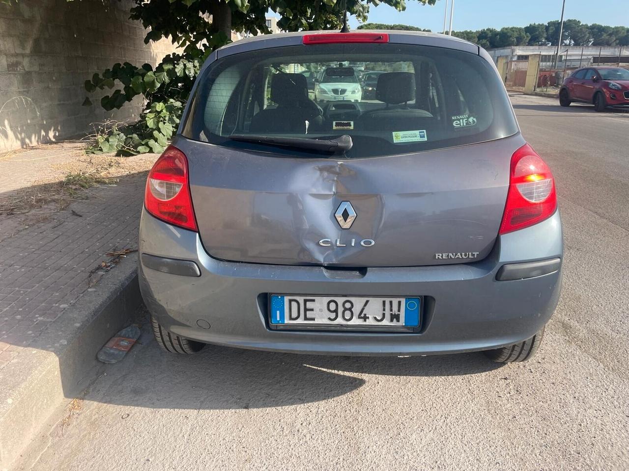 Renault Clio BENZINA NEOPATENTATI