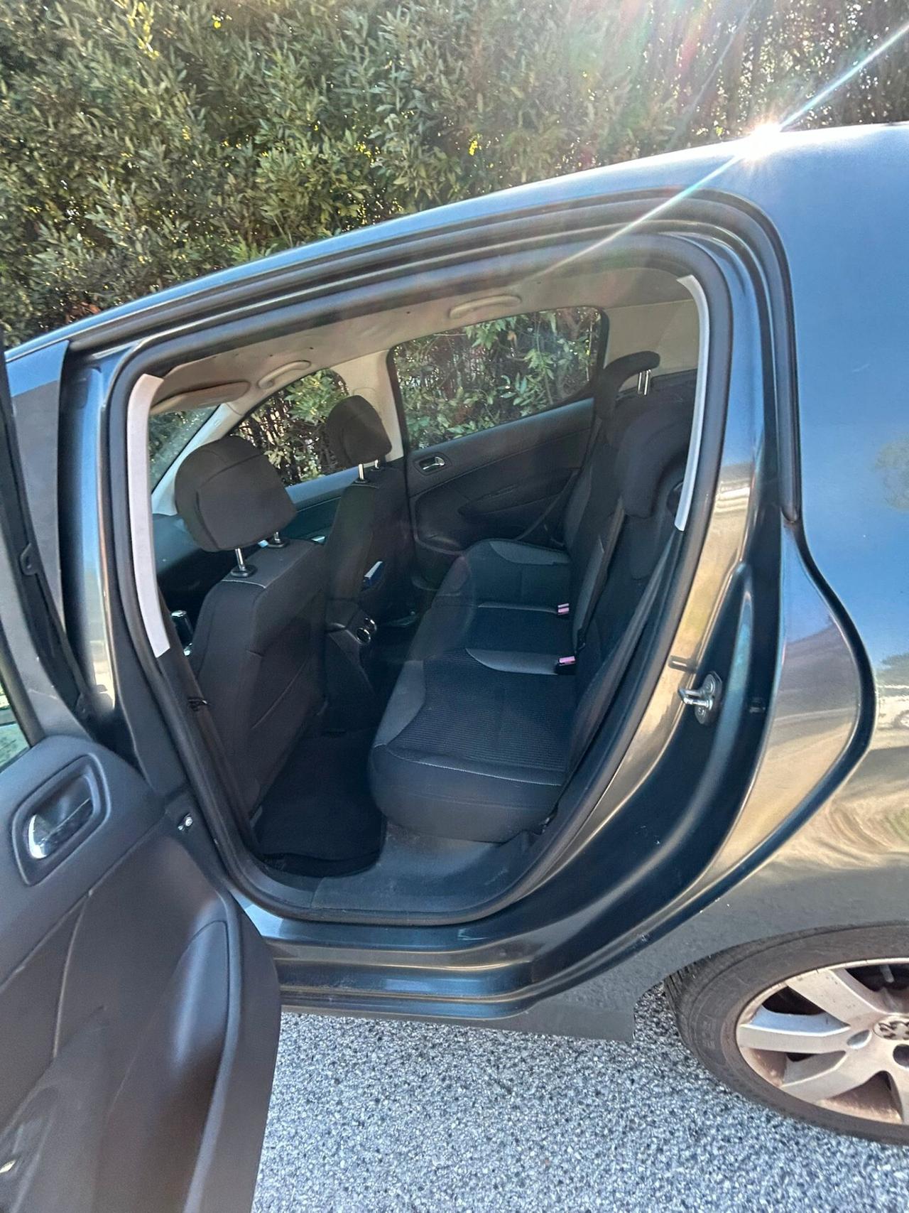 Peugeot 308 1.6 HDi 110CV 5p. Tecno Automatica 6 Marce)