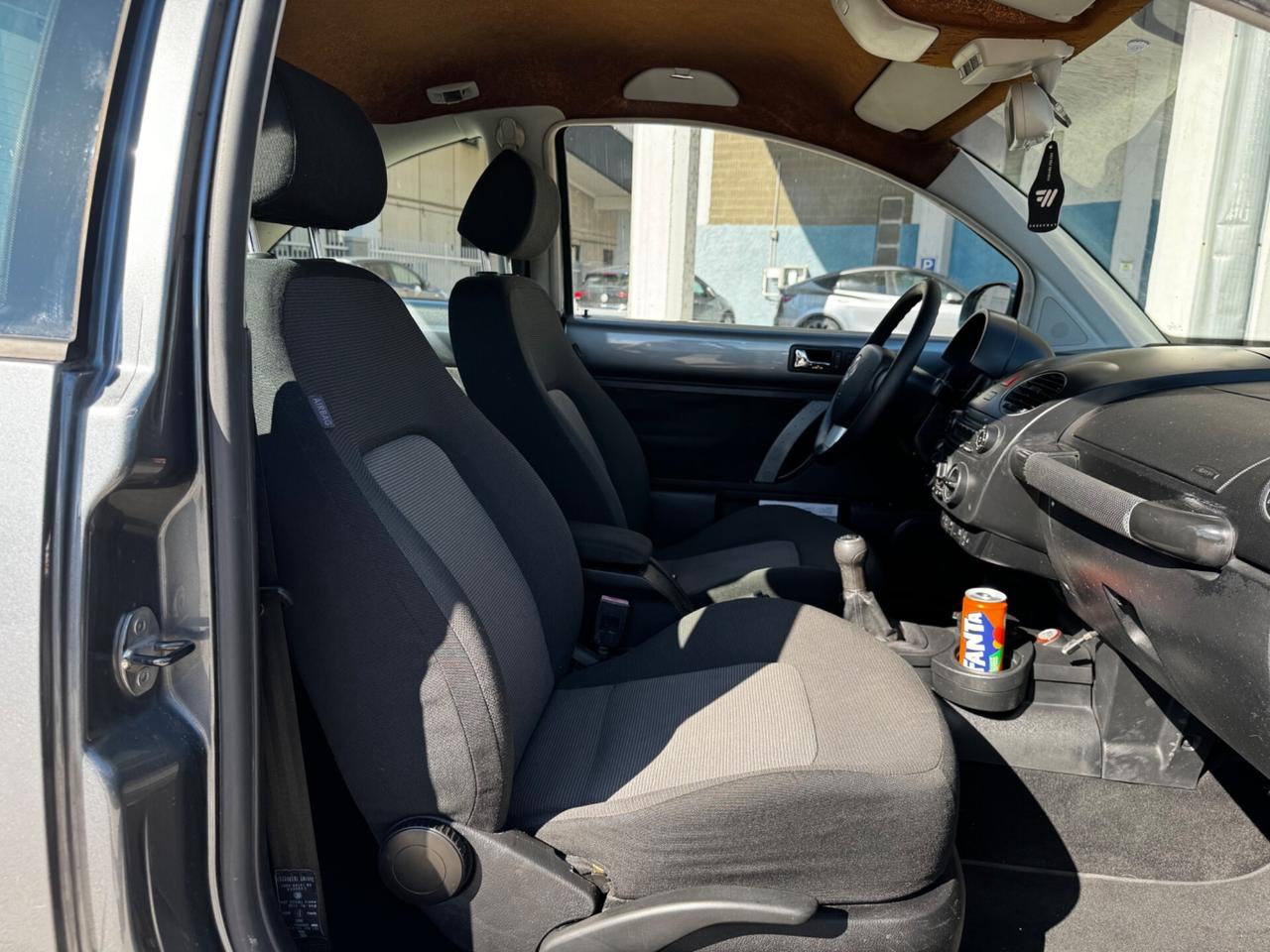 Volkswagen New Beetle 1.6 benzina 2007