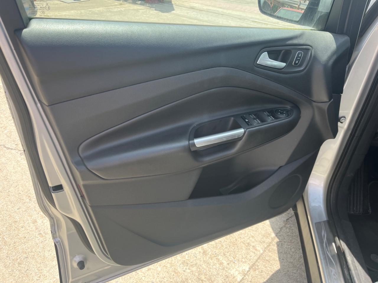 Ford Kuga 1.5 TDCI 120 CV S&S 2WD Titanium