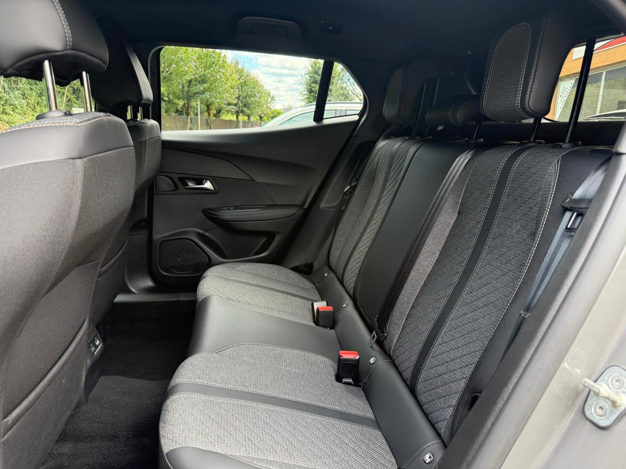 Peugeot 2008 PureTech 130 S&S EAT8 Allure