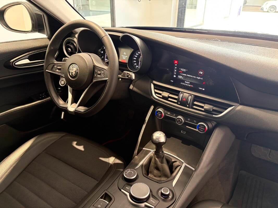 Alfa Romeo Giulia 2.2 t Super 180cv