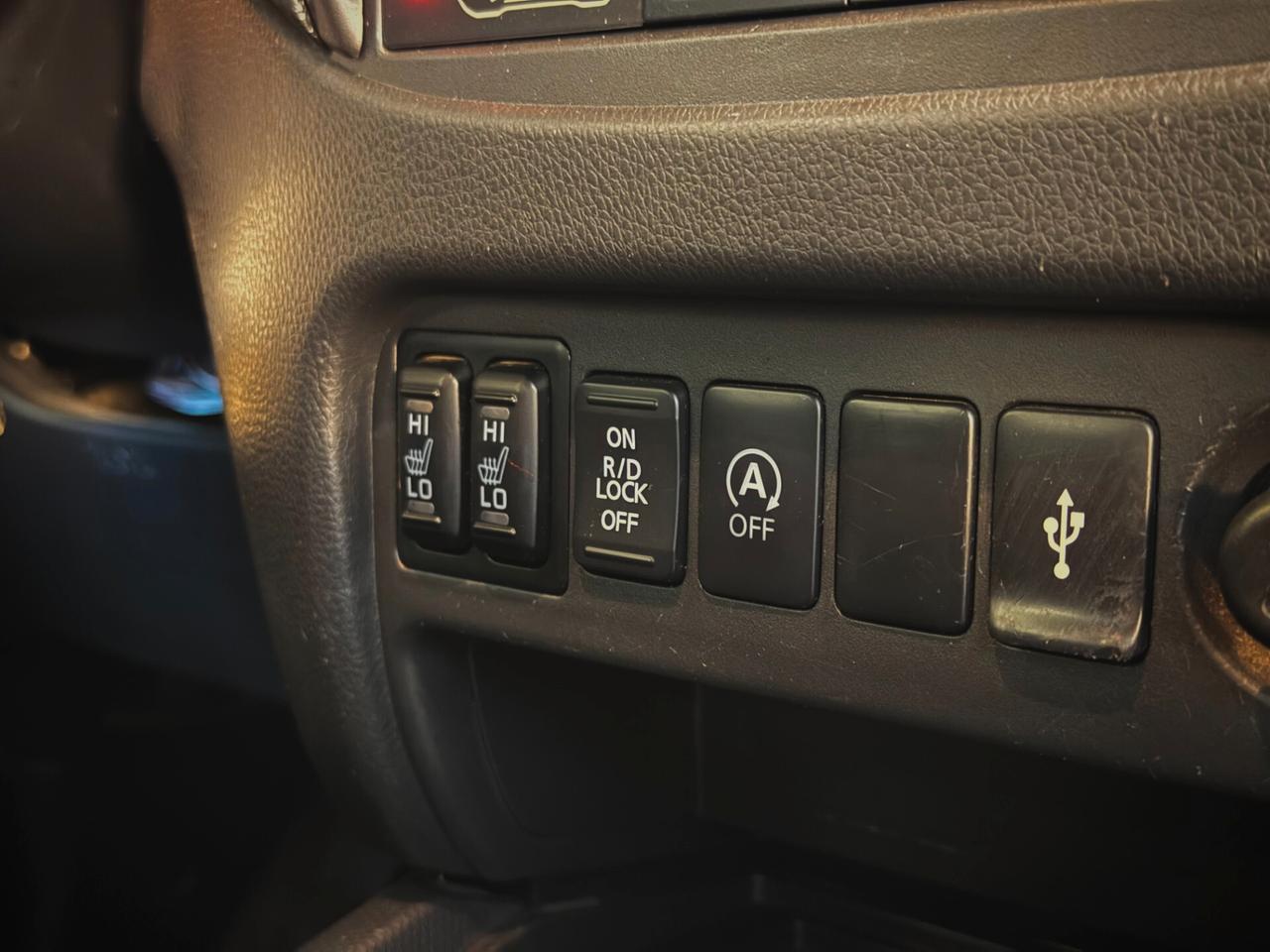Mitsubishi L200 2.3D 150CV - Doppia cabina 4x4 - MANUALE