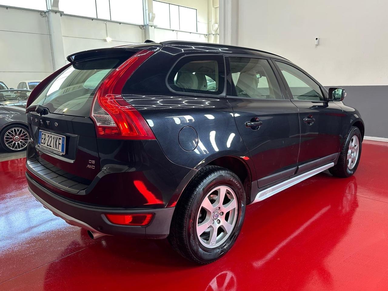 Volvo XC 60 XC60 D5 AWD Geartronic Momentum