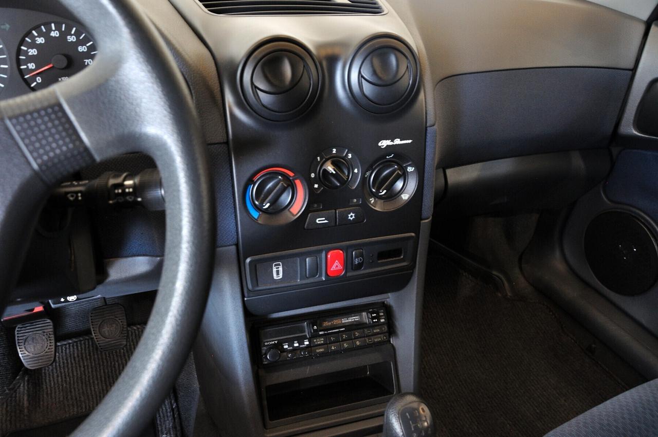 Alfa Romeo 145 1.4i 16V Twin Spark cat Clima