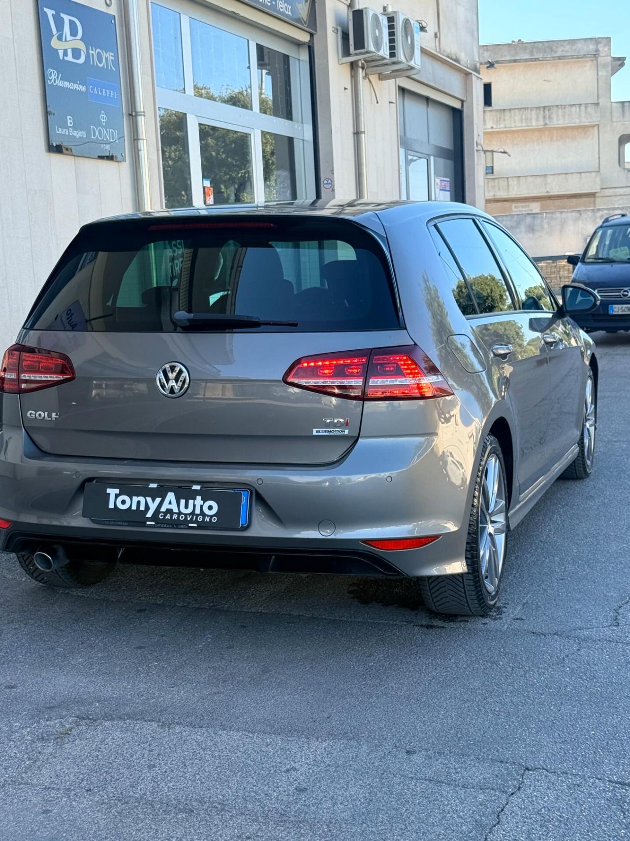 Volkswagen Golf 5p 1.6 tdi Highline 110cv dsg. R-LINE ,APPLE CARPLAY,ANDROID AUTO,BLUETOOTH,NAVI,FARI LED
