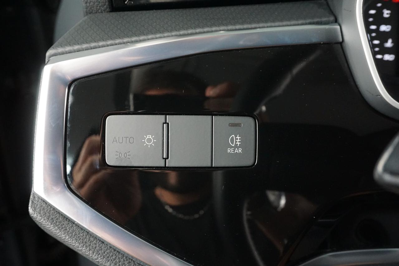 Audi Q3 35 TDI S tronic Business