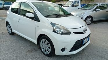 Toyota aygo 1000 benz-full-2013