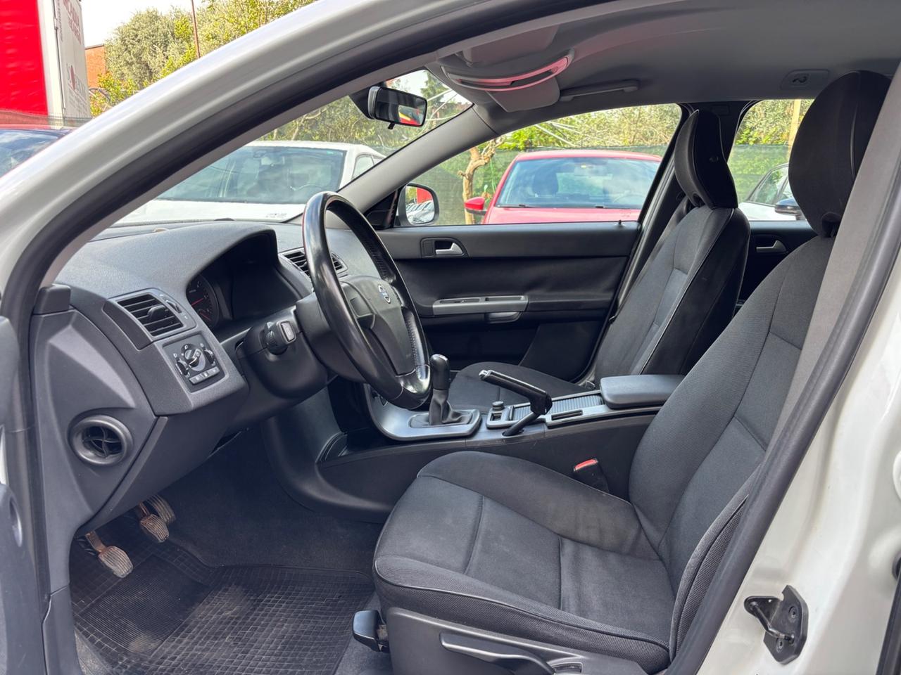 Volvo V50 D2 POLAR OK Neopatentati