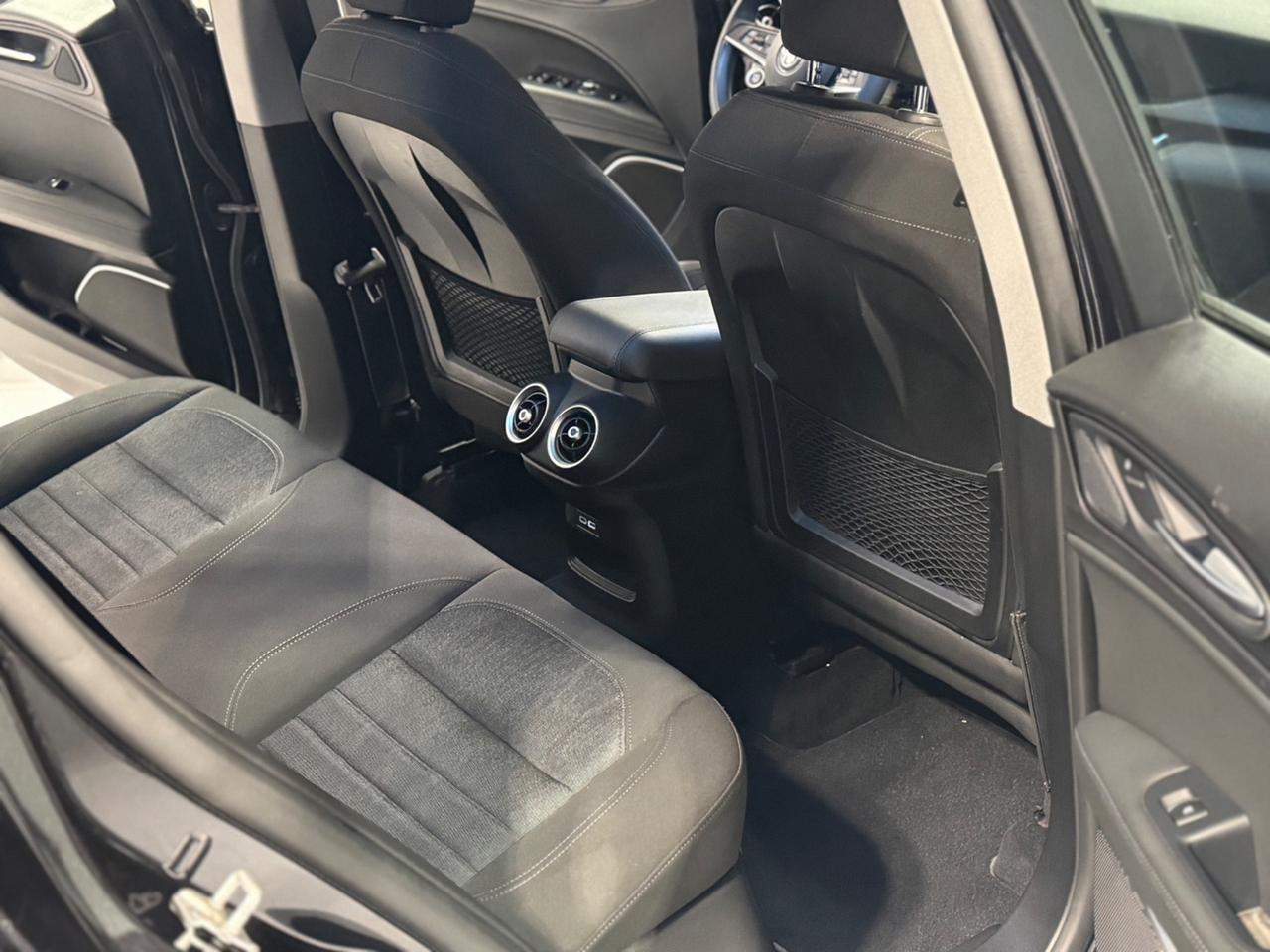 Alfa Romeo Stelvio 2.2 Super 150 CV 80.000 Km !