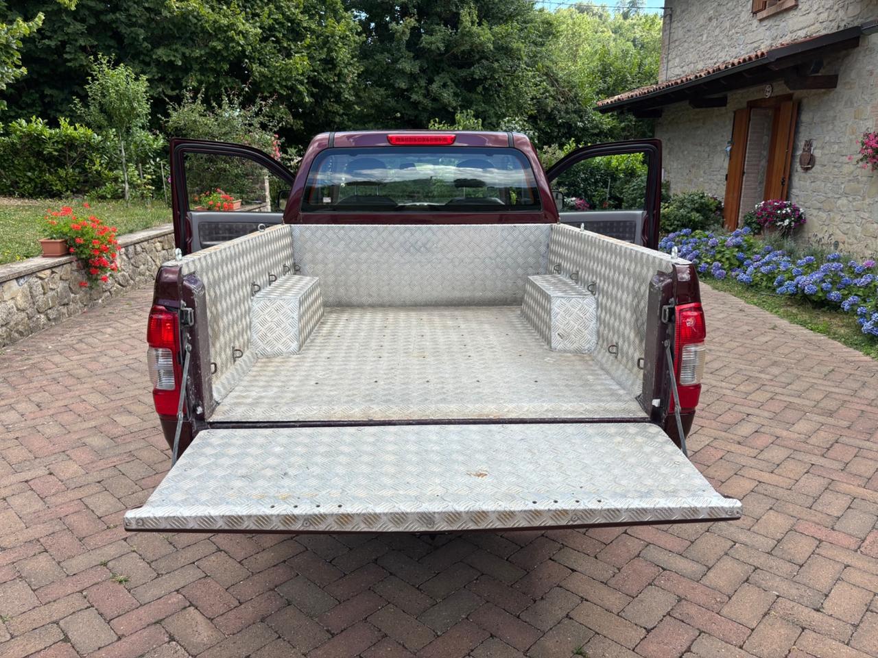 Isuzu D-Max 3.0 TD cat Space Cab 4WD Pick-up LS