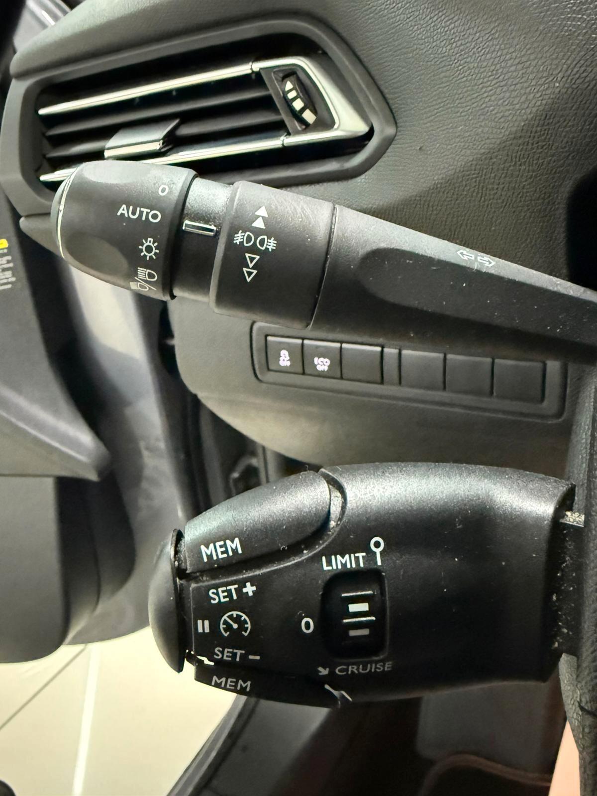 Peugeot 308 BlueHDi 120 S&S EAT6 SW Allure