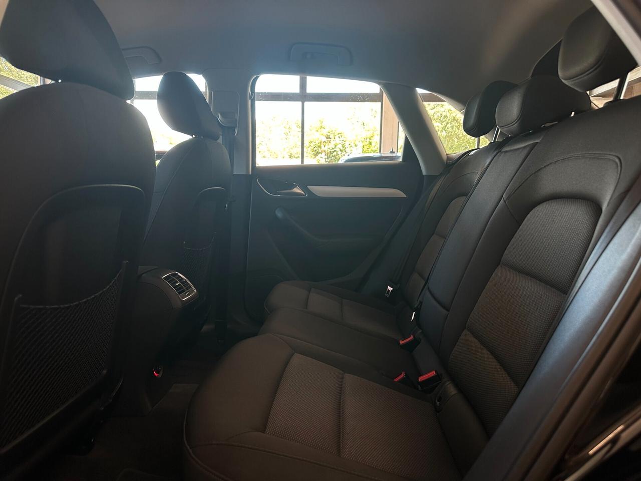 AUDI Q3 2.0TDI BUSINESS 120cv NEOPATENTATI*NAVI*CLIMA*