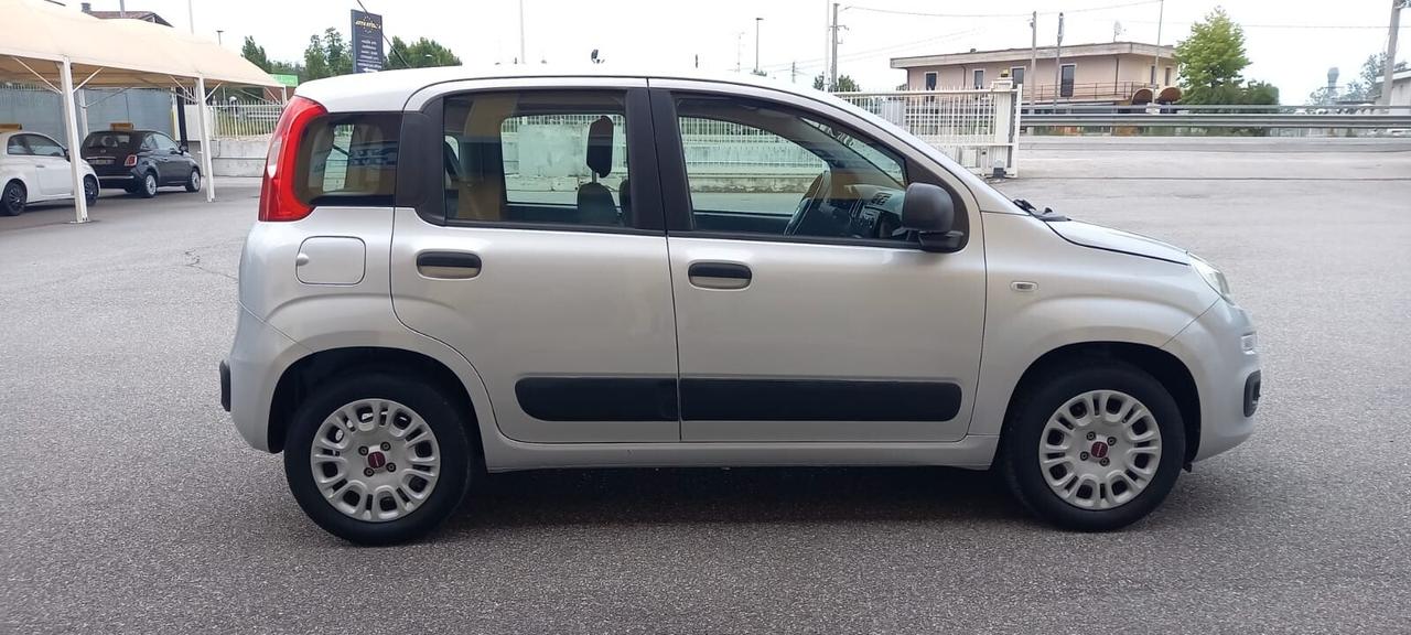 Fiat Panda Benzina cc. 1.242 5 Porte 5 Posti SOLO 73.600 Chilometri Utilizzabile anche per i Neopatentati.