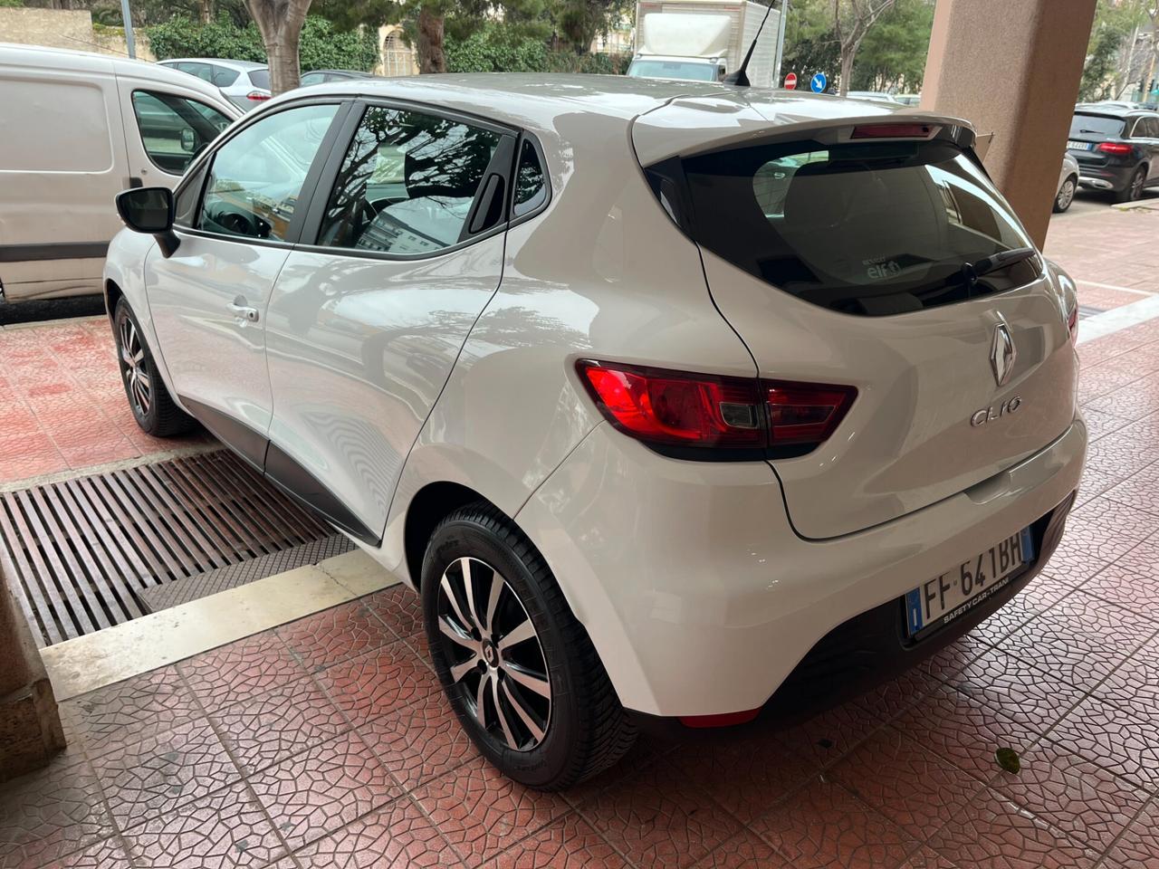 Renault Clio 1.2 5p perfetta garantita-2016