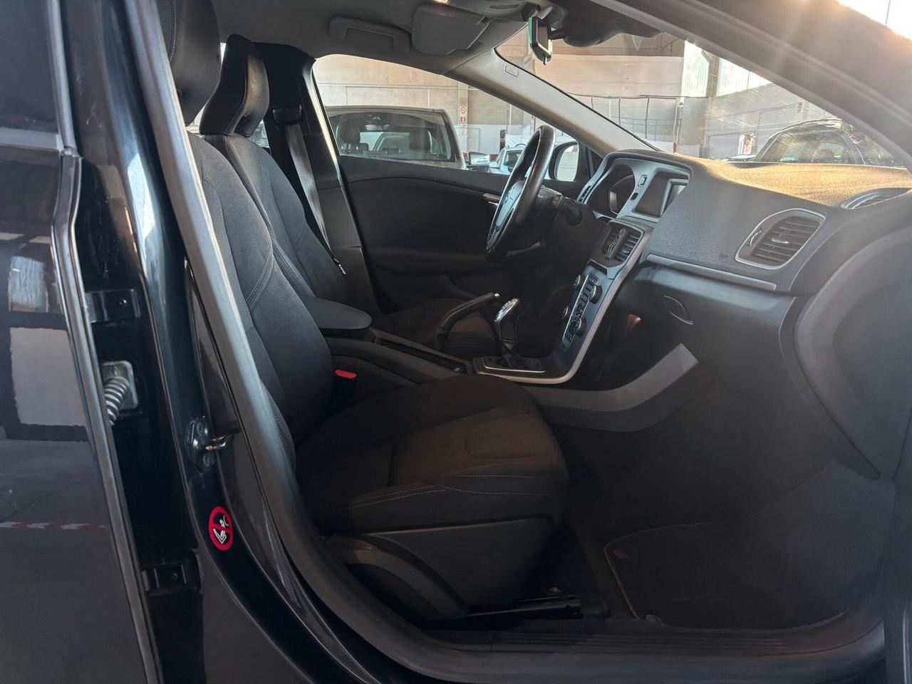 Volvo V40 D2 1.6 Summum