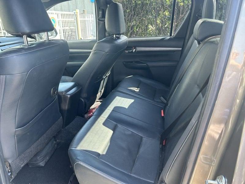 Toyota Hilux Hilux 2.8 D A/T 4WD 4 porte Double Cab Invincible