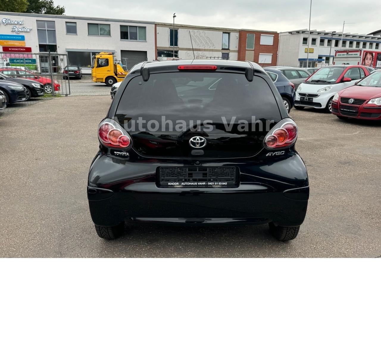 Toyota Aygo 1.0 -i 5 porte Lounge Connect - NEOPATENTATI -