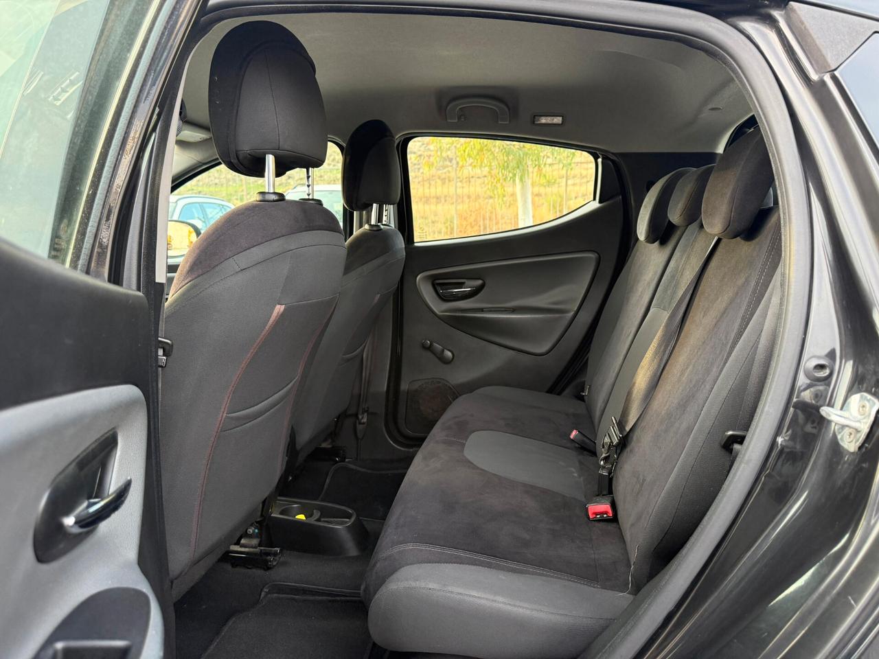 Lancia Ypsilon 1.3 MJT 16V 95 CV 5 porte S&S Silver