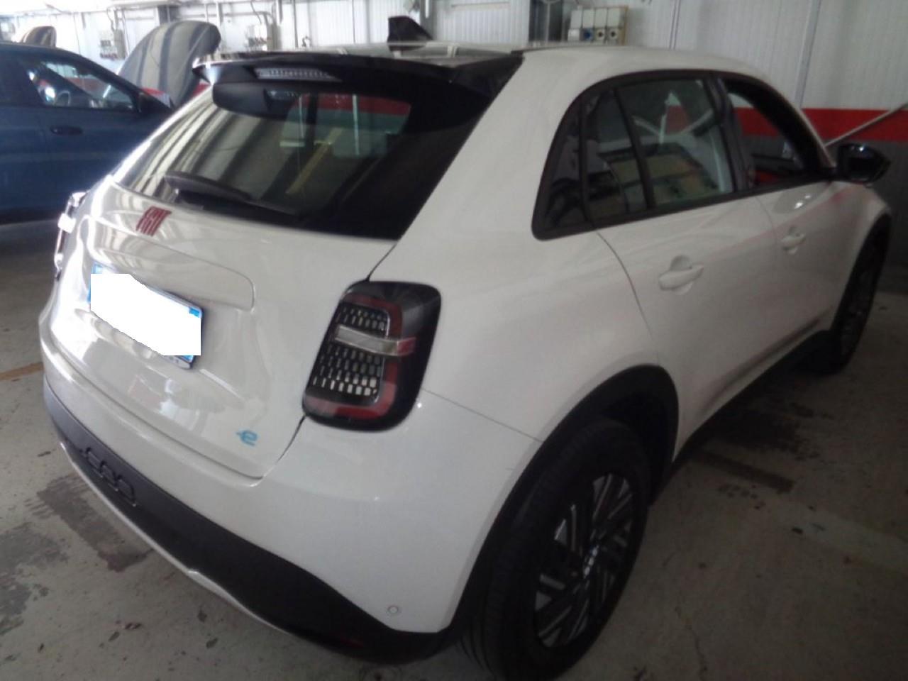Fiat 600 54kWh Red