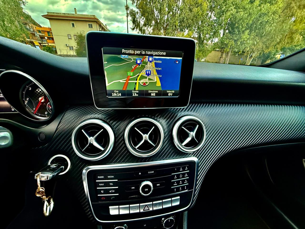 MERCEDES-BENZ A 200 D 136 CV AMG PREMIUM PLUS