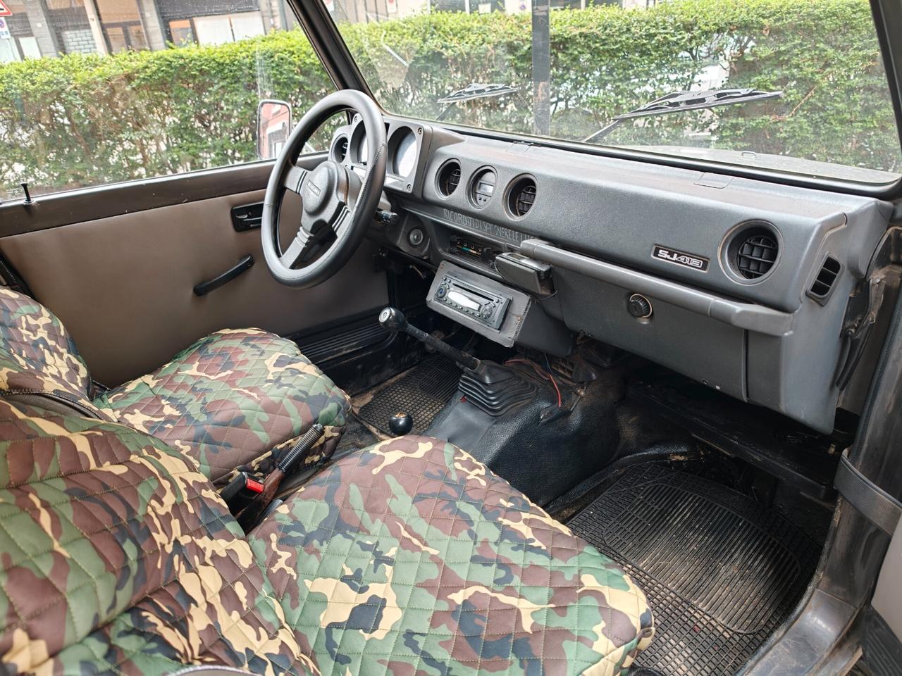 Suzuki SJ 413 SJ410 Berlina De Luxe
