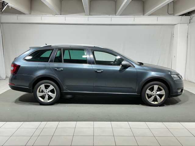 SKODA Octavia 2.0 TDI SCR 184 CV DSG Wagon 4x4 Scout