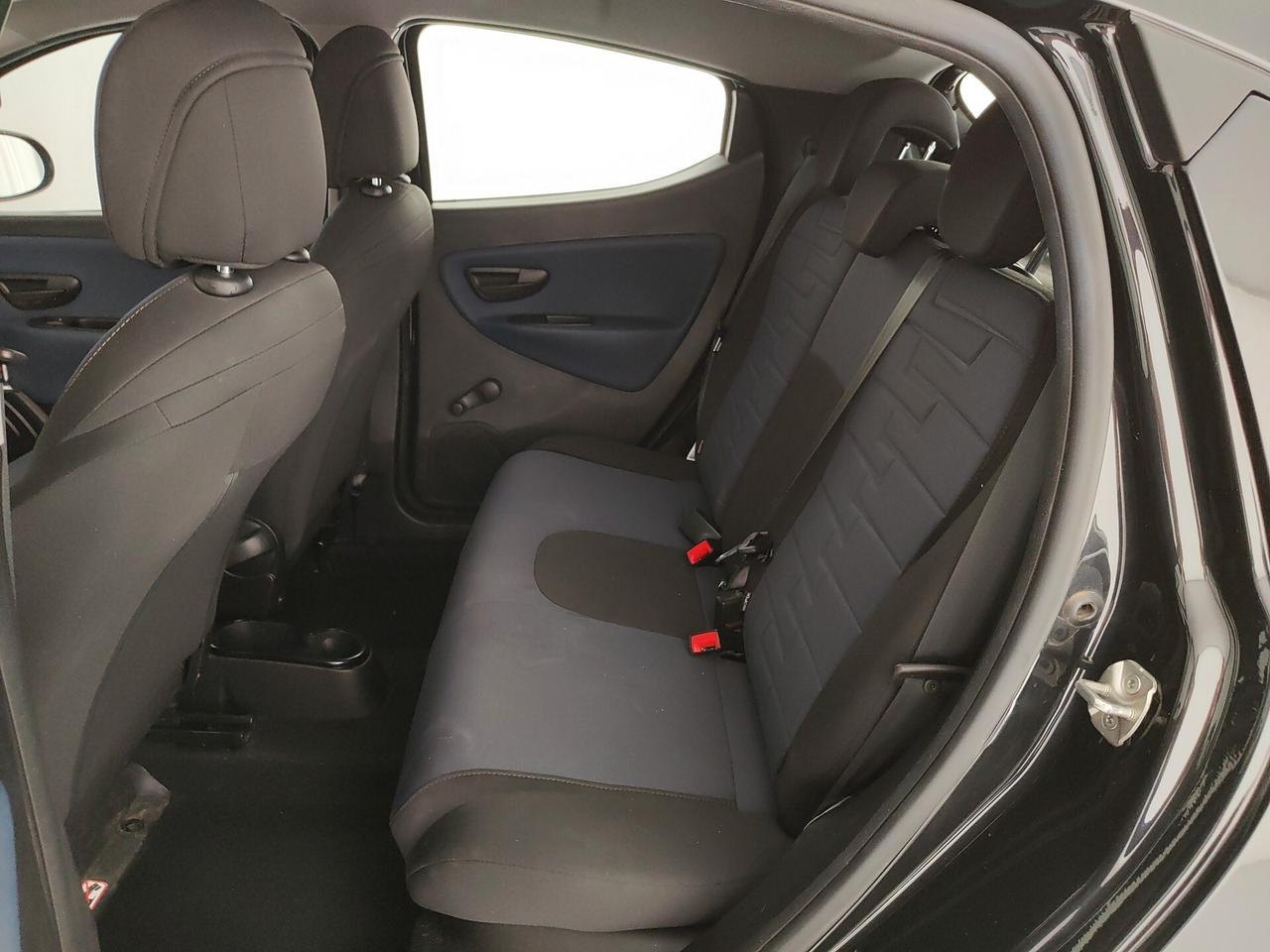 Lancia Ypsilon 1.0 FireFly 5 porte S&S Hybrid Platino