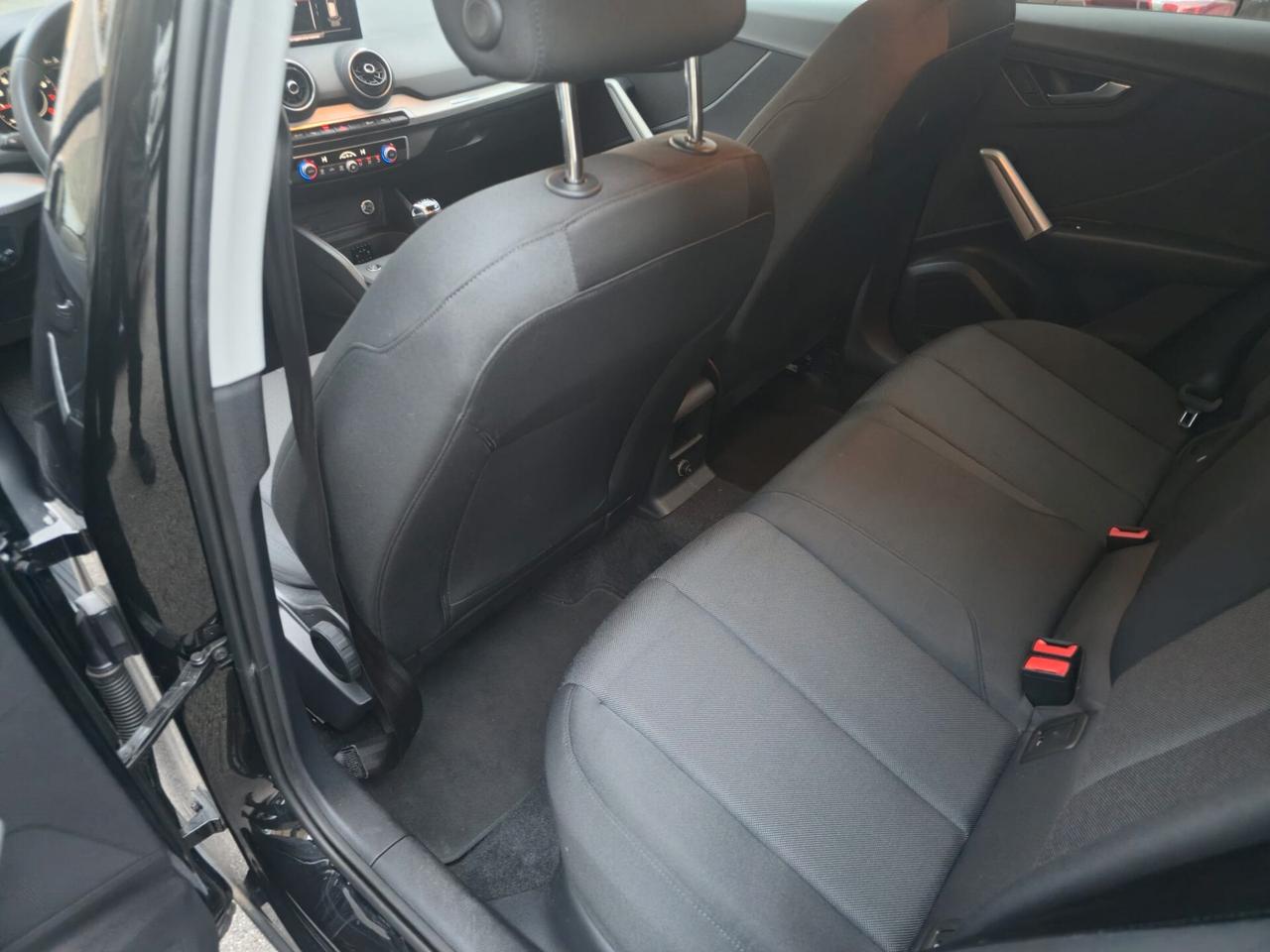 Audi Q2 1.0 TFSI Business Advanced