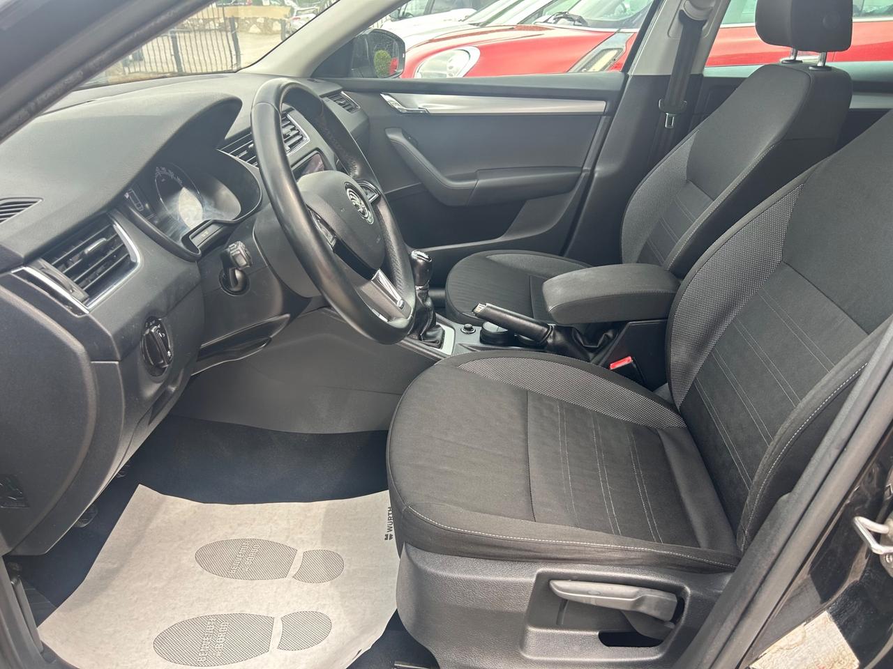 Skoda Octavia 1.4 Wagon Executive NAVI