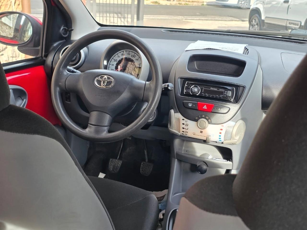 Toyota Aygo 1.0 12V VVT-i 5 porte Sol