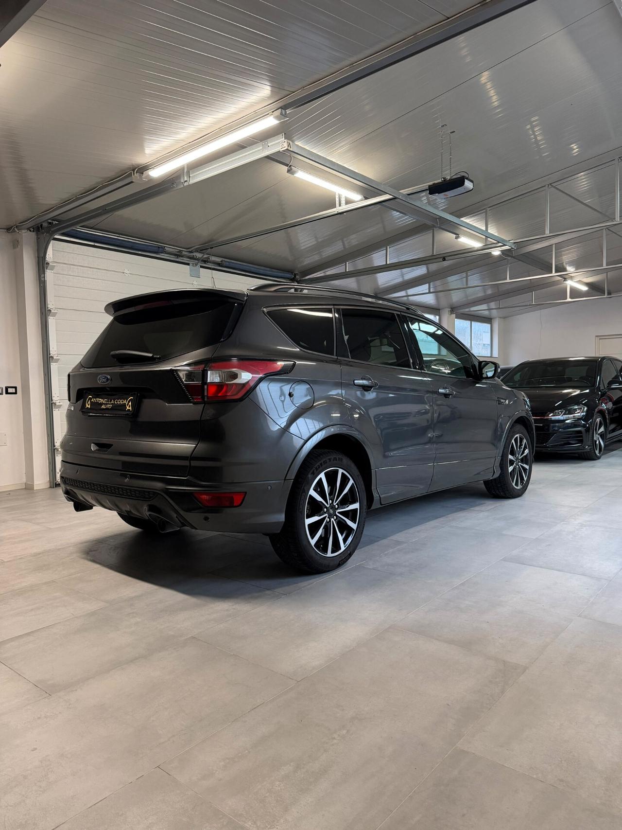 Ford Kuga 2.0 TDCI 120 CV S&S 2WD Powershift ST-Line