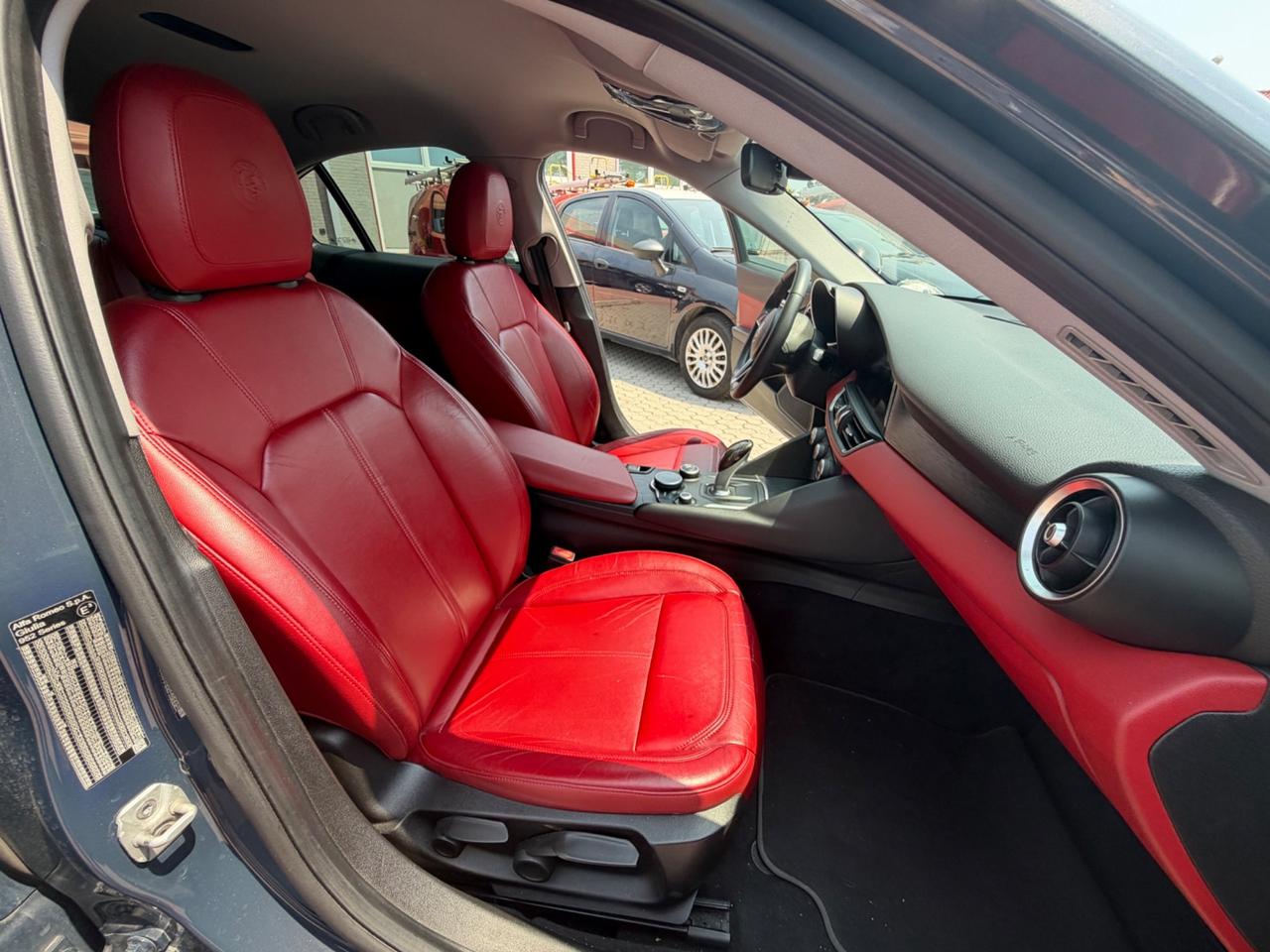 Alfa Romeo Giulia 2.2 INTERNI ROSSI 180 CV AT8