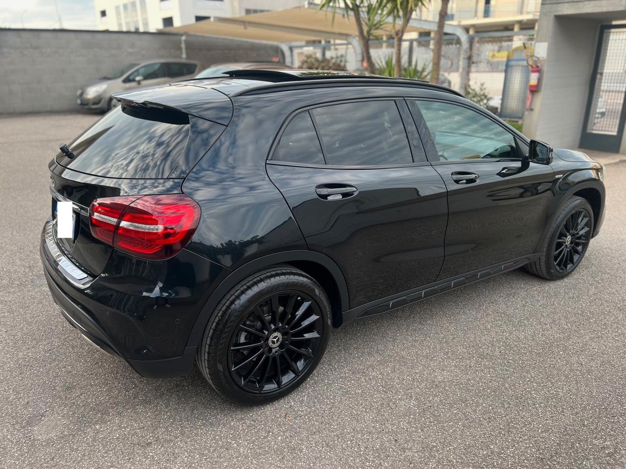 Mercedes-benz GLA 200 d Premium AMG NIGHT EDITION auto LED/TETTO/19;