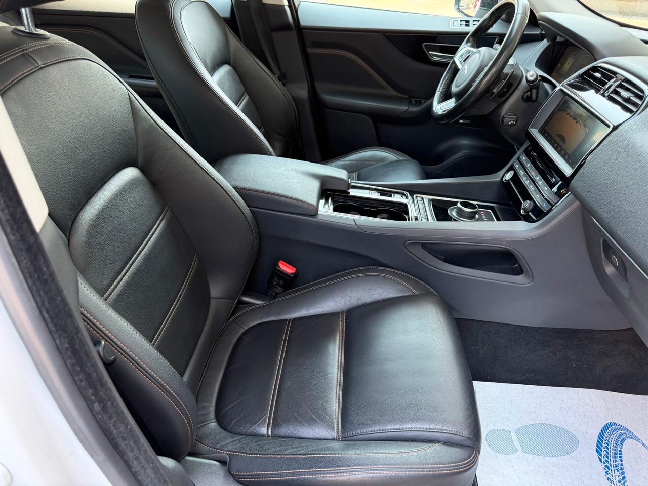 Jaguar F-Pace 2.0 D 180 CV AWD aut. Portfolio