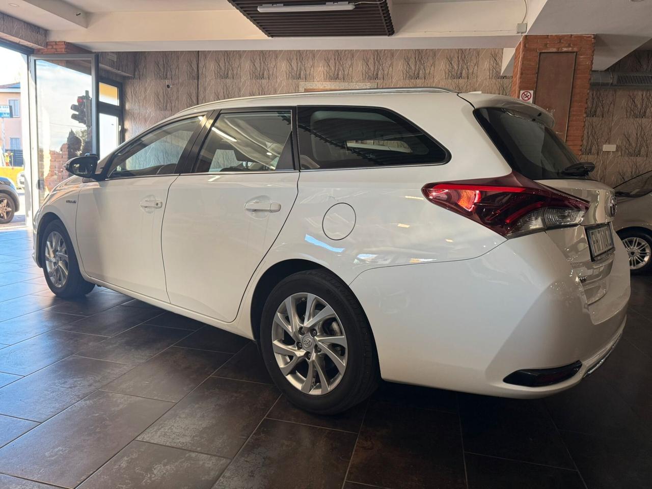 Toyota Auris Touring Sports 1.8 Hybrid Business
