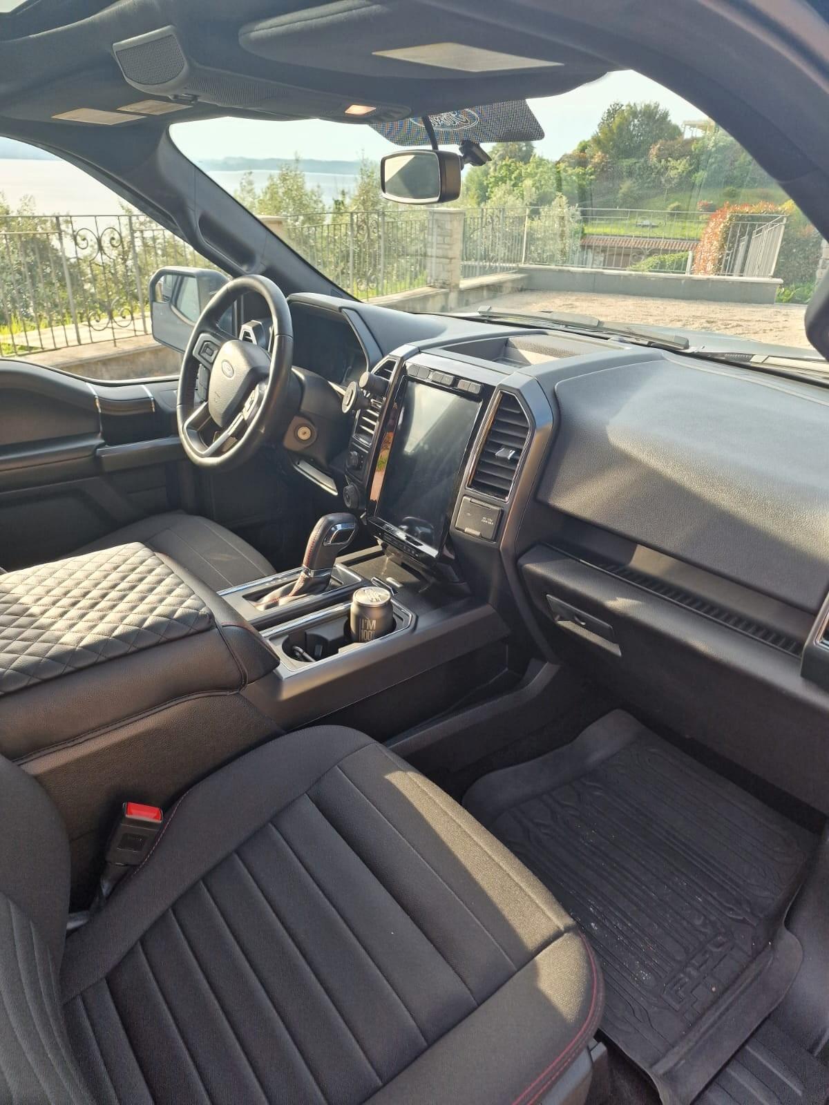 Ford F 150 Sport Crew Cab V8