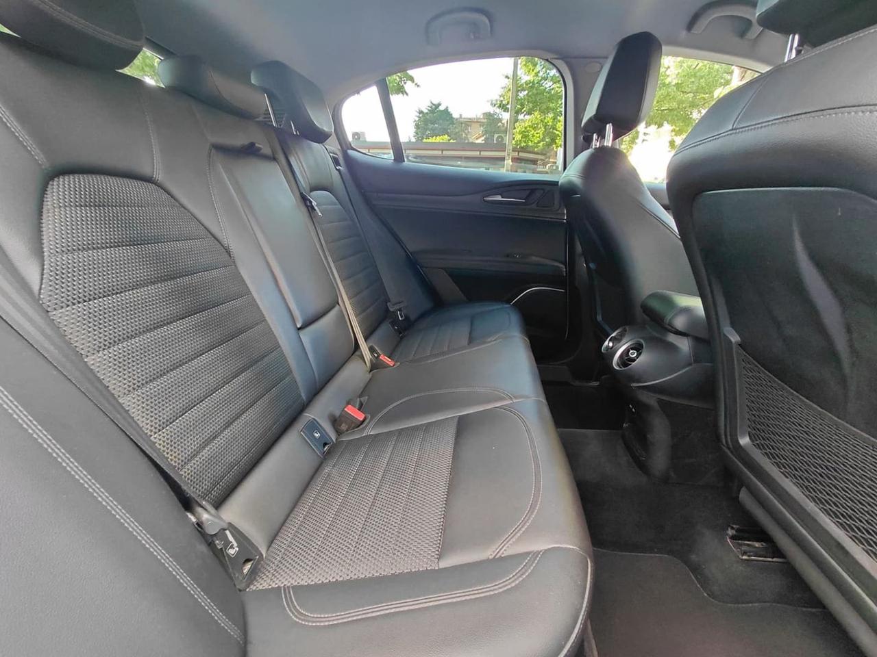 Alfa Romeo Stelvio Executive 2.2 #11109