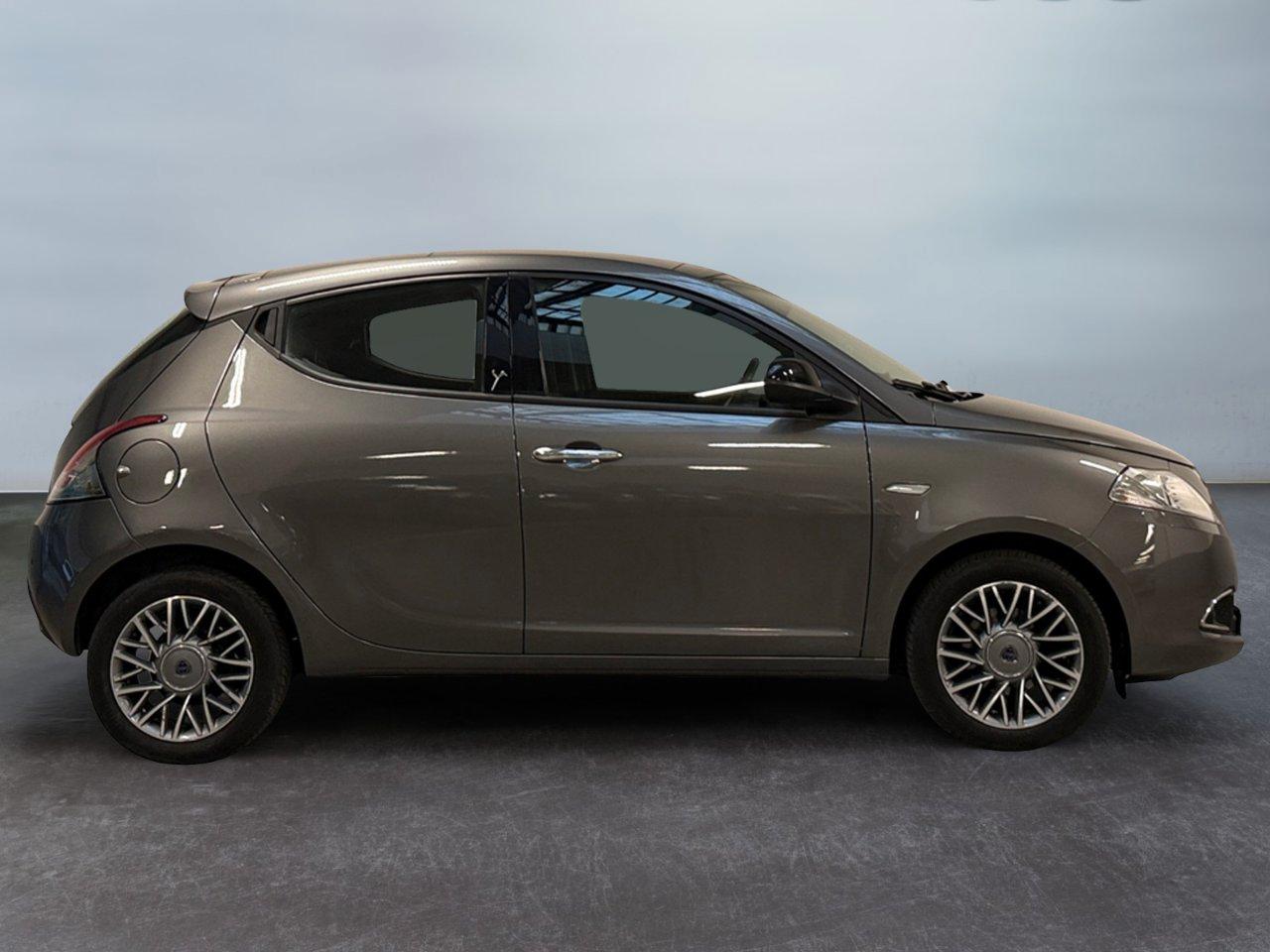 Lancia Ypsilon 5 Porte Ypsilon 1.2 8v Platinum s&s 69cv