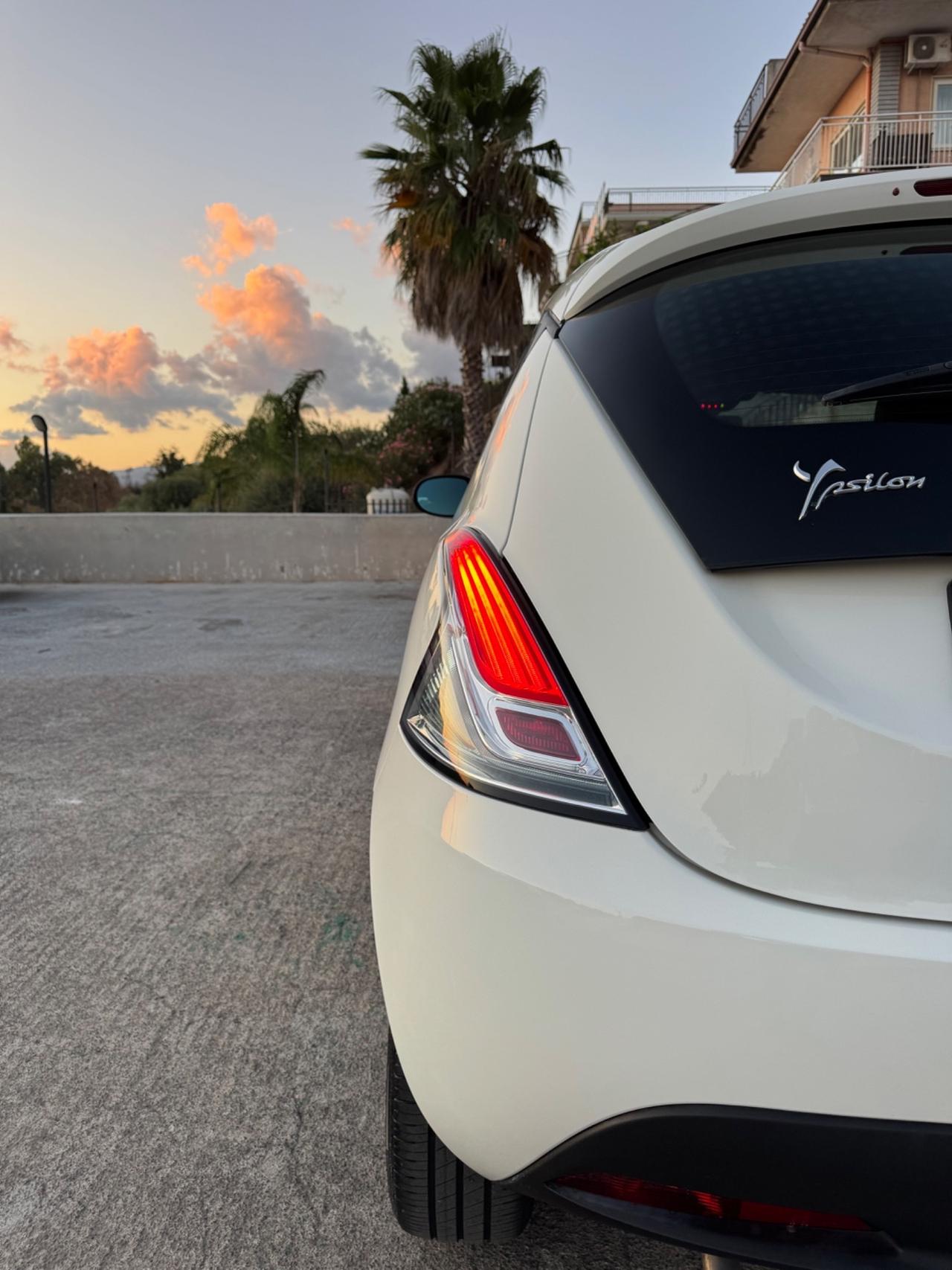 Lancia Ypsilon 1.0 hybrid SOLO 23.000 KM CERTIFICATI