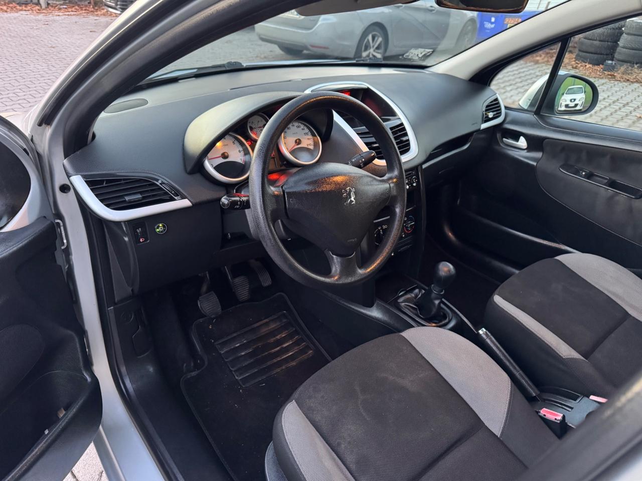 Peugeot 207 1.4 8V 75CV 5p. X Line ECO GPL