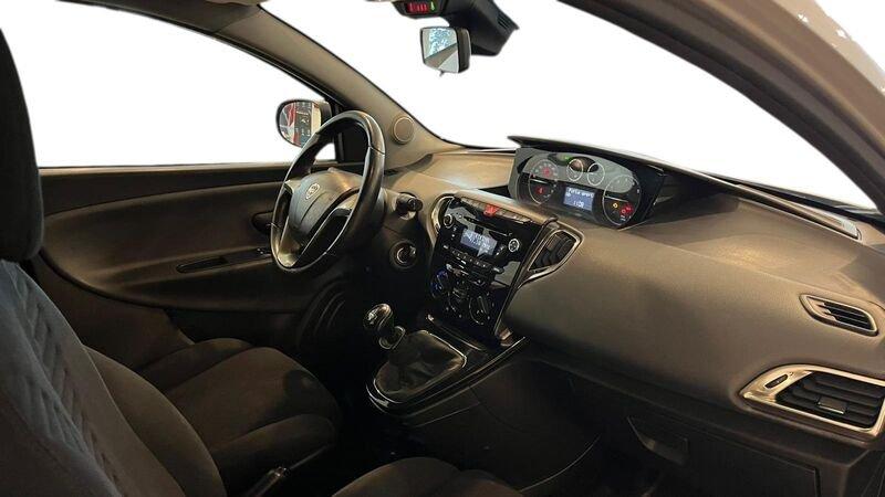 Lancia Ypsilon Ypsilon 1.2 69 CV 5 porte Silver