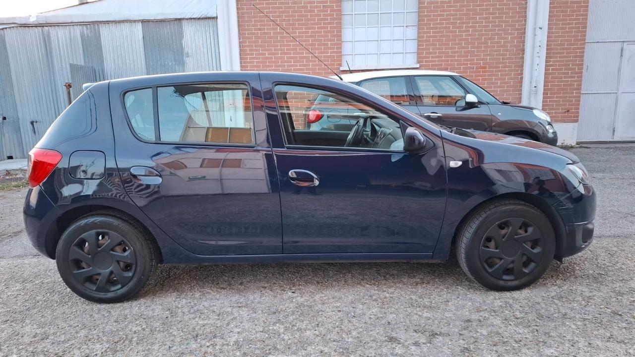 DACIA SANDERO 1.2 GPL 75CV CON 140311 KM € 4500