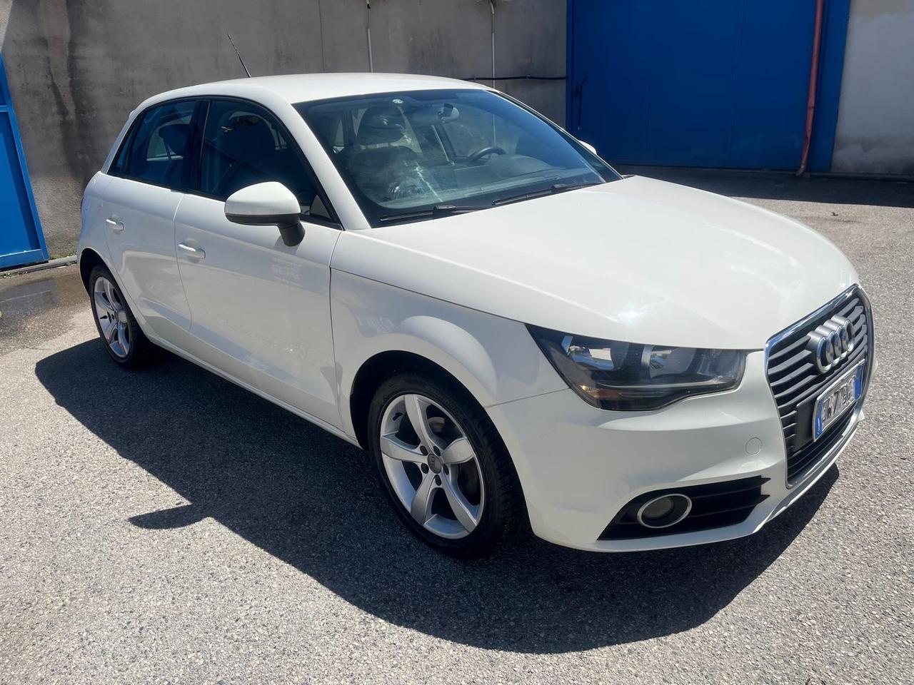 Audi A1 5P-1.6 tdi/90cv-full-2014