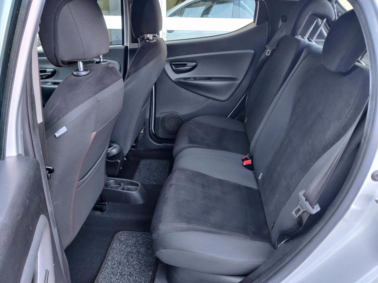 Lancia Ypsilon Benz/Metano